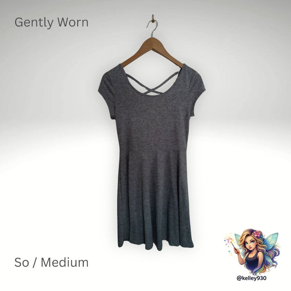 👗 SO Gray Skater Dress – Criss Cross Back – Size Medium – Gently Worn